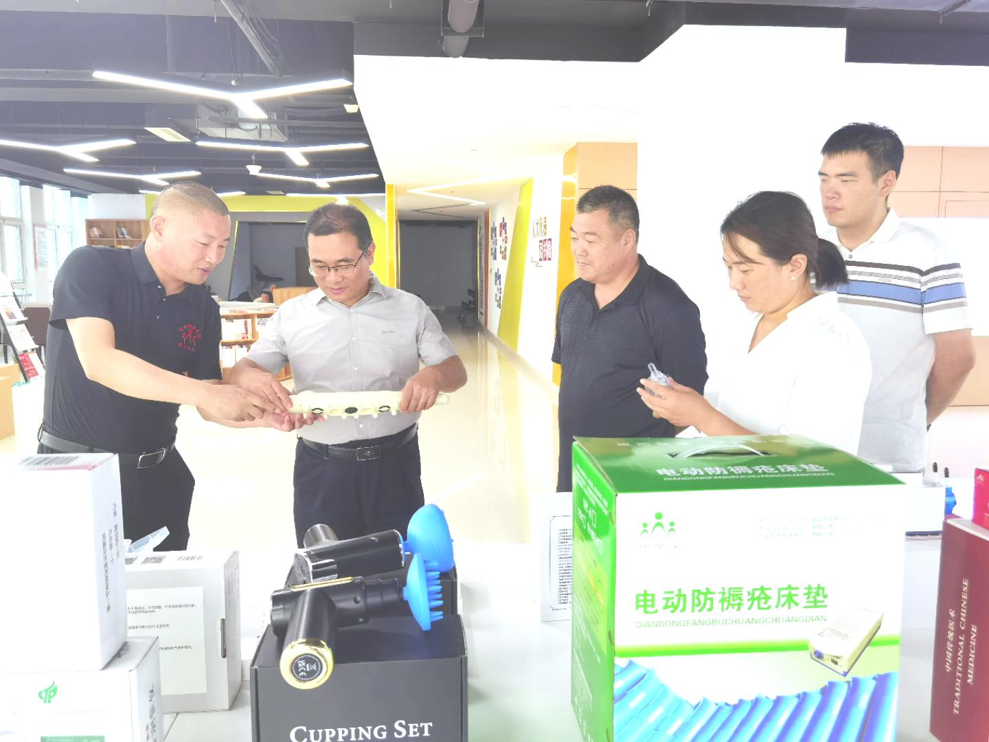 鲁渝协作公益行,人大代表展担当(图3) 鲁渝协作公益行,人大代表展担当(图3)